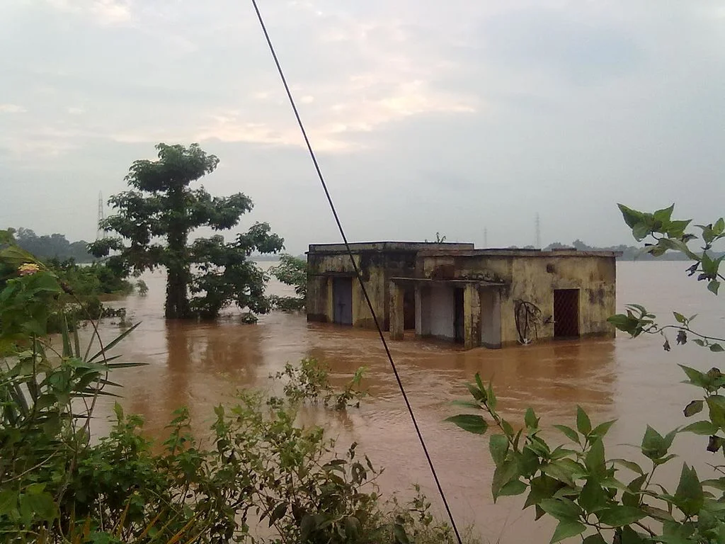 Flood_in_odisha_india_covid