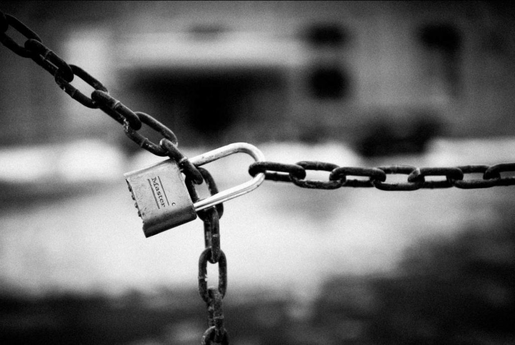 lock and chain-lockdown