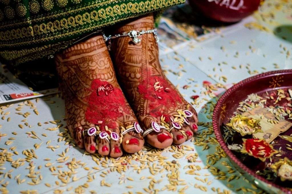 The feet of a bride-child marriage
