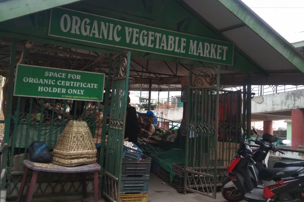 an organic market in sikkim--organic markets in sikkim
