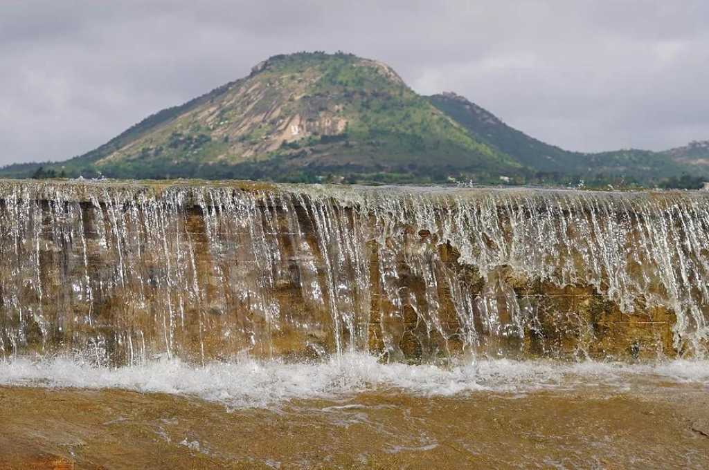tanks that look like waterfalls-cascading tanks in Karnataka