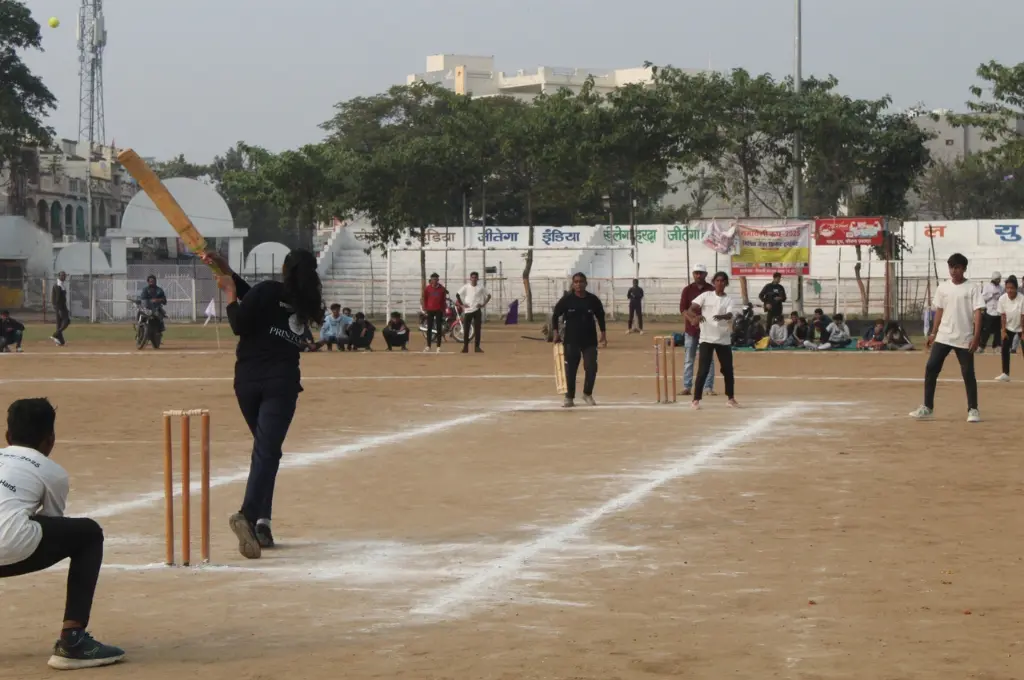 Teams playing outdoor cricket match_cricket tournament